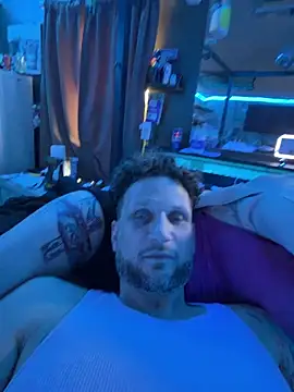 Snapshot of mileslongdeep chatting on February 16, 2026, 6:04 pm mileslongdeep online show from February 16, 2026, 6:04 pm