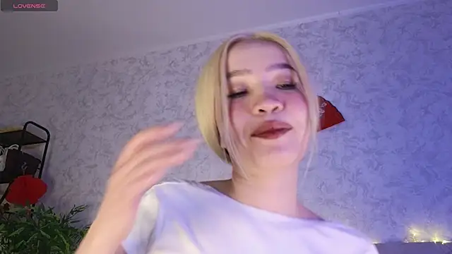 saya li11 online show from February 14, 2026, 5:26 am