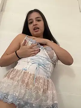 Snapshot of vainillasuave chatting on February 13, 2026, 3:41 pm vainillasuave online show from February 13, 2026, 3:41 pm