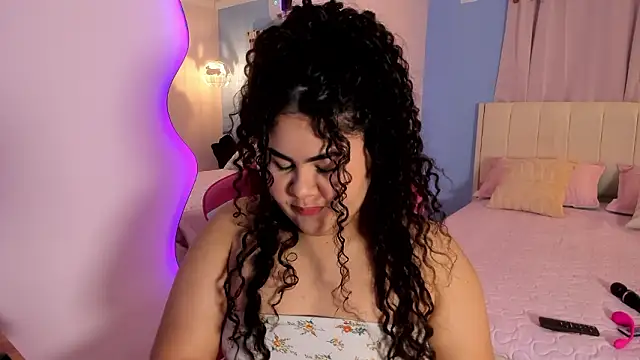 Snapshot of LOU_22_ chatting on February 7, 2026, 12:53 pm LOU 22 online show from February 7, 2026, 12:53 pm