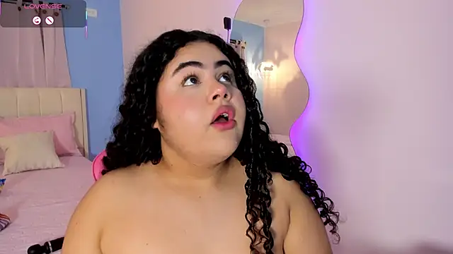 Snapshot of LOU_22_ chatting on February 18, 2026, 12:34 pm LOU 22 online show from February 18, 2026, 12:34 pm