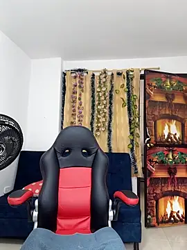 amelie rose   online show from March 19, 2026, 2:43 pm