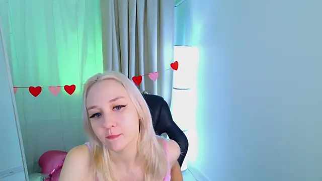 Snapshot of Audrey_Kiss chatting on February 16, 2026, 7:04 am Audrey Kiss online show from February 16, 2026, 7:04 am