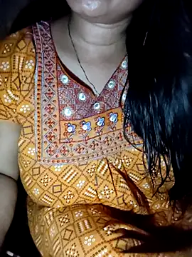 Snapshot of PARI51 chatting on June 25, 2026, 9:19 pm PARI51 online show from June 25, 2026, 9:19 pm