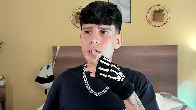 Snapshot of Angel_eros_ chatting on February 14, 2026, 9:55 pm Angel eros online show from February 14, 2026, 9:55 pm