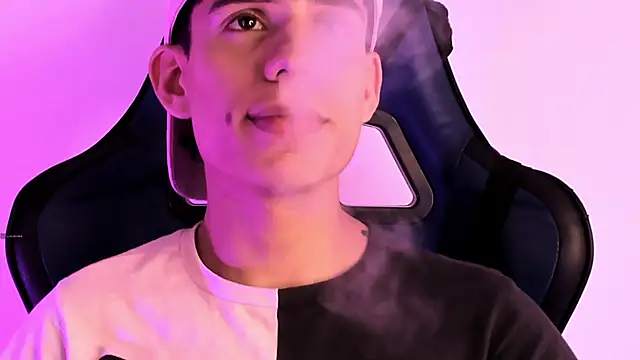 Snapshot of Angel_eros_ chatting on March 1, 2026, 5:42 am Angel eros online show from March 1, 2026, 5:42 am