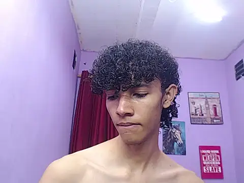 bigcock twinks online show from February 27, 2026, 11:27 pm