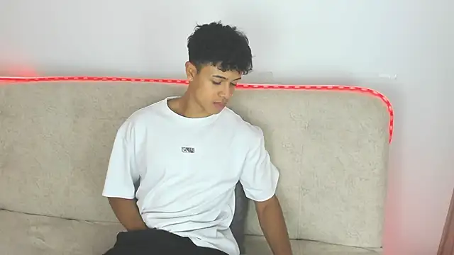 Snapshot of _Alex_Colton chatting on March 11, 2026, 10:05 pm Alex Colton online show from March 11, 2026, 10:05 pm