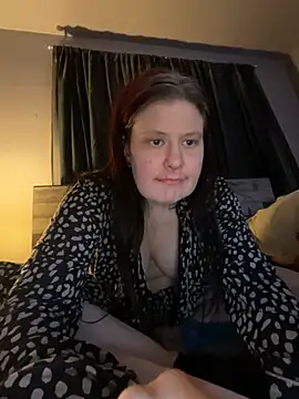 Snapshot of JulietteLatte chatting on February 1, 2026, 2:32 am JulietteLatte online show from February 1, 2026, 2:32 am