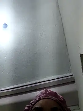 Snapshot of santosss__19 chatting on February 13, 2026, 12:39 am santosss 19 online show from February 13, 2026, 12:39 am