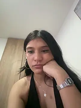 Karlaxmau online show from April 12, 2026, 1:21 am