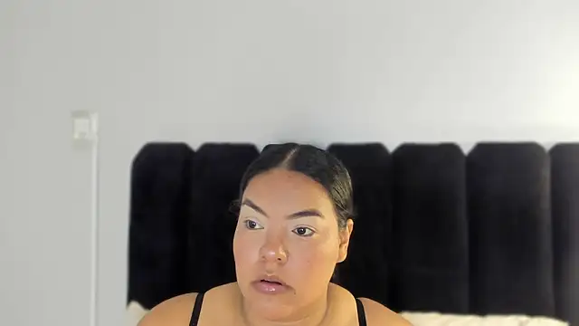 Snapshot of Amaranoir- chatting on February 19, 2026, 4:08 am Amaranoir- online show from February 19, 2026, 4:08 am