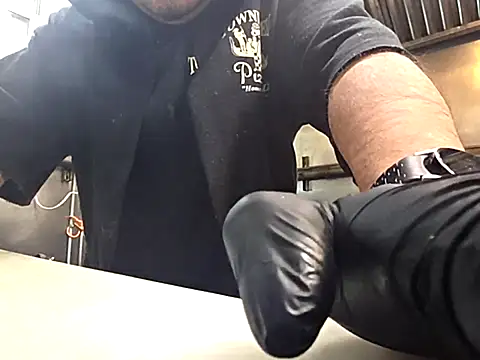 bischo666 online show from March 18, 2026, 1:36 pm