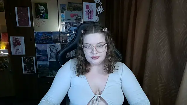 Snapshot of Teasing_Dora chatting on February 17, 2026, 7:20 pm Teasing Dora online show from February 17, 2026, 7:20 pm