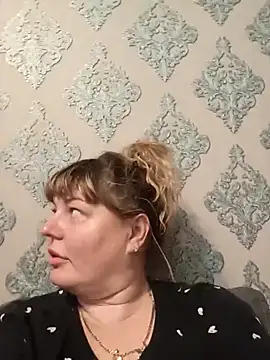 KristinaLowq online show from April 4, 2026, 4:04 pm