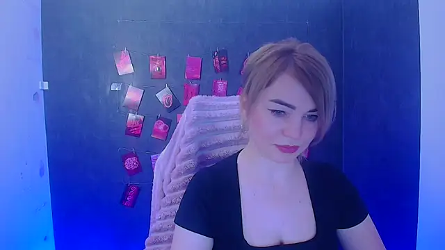 Snapshot of CuttieEmma chatting on February 20, 2026, 12:38 pm CuttieEmma online show from February 20, 2026, 12:38 pm