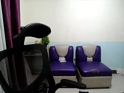 Snapshot of devine_goddess chatting on May 26, 2026, 12:17 am devine goddess online show from May 26, 2026, 12:17 am