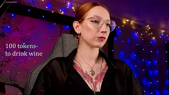 Vamp Mila online show from April 16, 2026, 4:30 pm