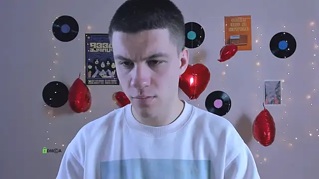 Snapshot of neo_raze chatting on February 16, 2026, 7:32 pm neo raze online show from February 16, 2026, 7:32 pm