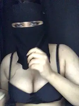 Gamila  online show from April 3, 2026, 7:06 am