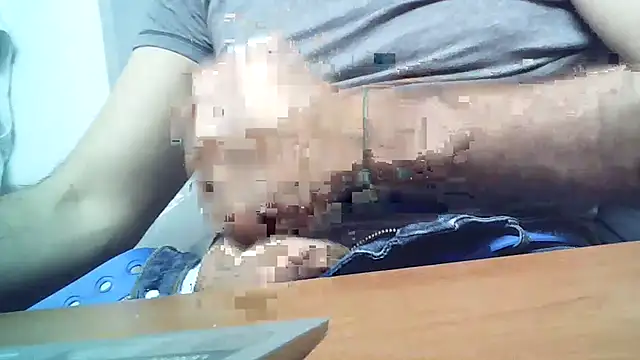 elegantblack online show from April 15, 2026, 11:50 am