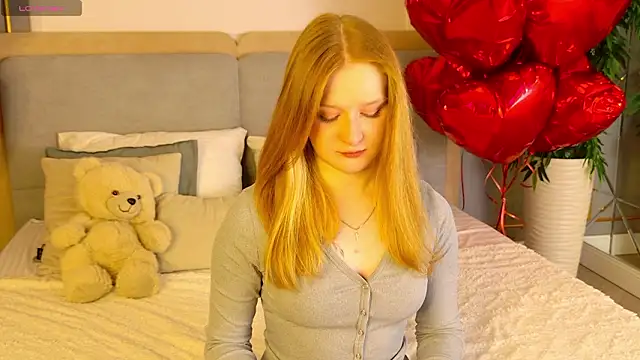 Snapshot of AmandaWatts chatting on February 18, 2026, 5:03 am AmandaWatts online show from February 18, 2026, 5:03 am