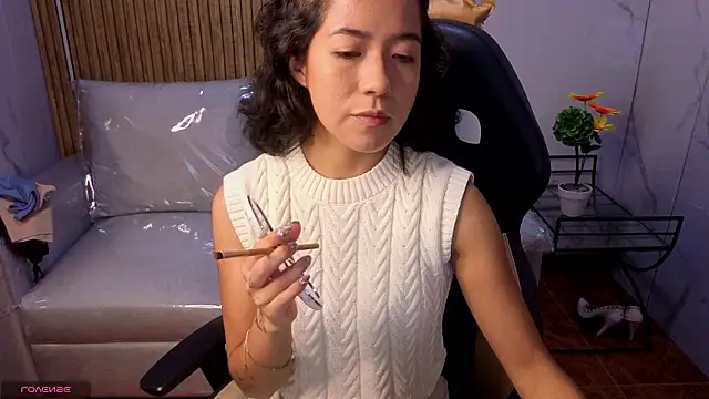 Snapshot of Lynn_turner chatting on February 4, 2026, 12:55 pm Lynn turner online show from February 4, 2026, 12:55 pm