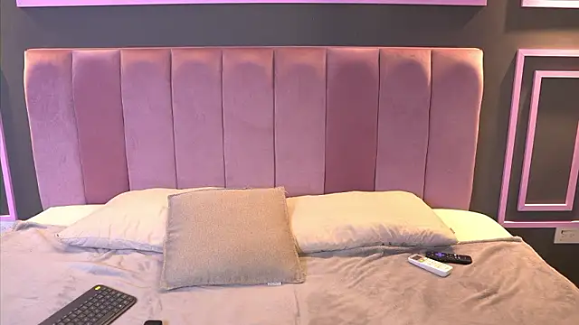 Snapshot of LiliCoxx chatting on February 12, 2026, 12:44 pm LiliCoxx online show from February 12, 2026, 12:44 pm