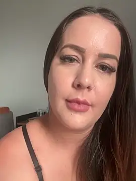 juliasanto online show from February 23, 2026, 4:37 pm