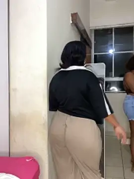 Snapshot of MeekyCurvyAss chatting on May 22, 2026, 8:14 pm MeekyCurvyAss online show from May 22, 2026, 8:14 pm