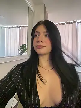 Snapshot of _HannahFox_ chatting on May 9, 2026, 5:40 pm HannahFox online show from May 9, 2026, 5:40 pm