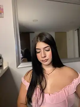Snapshot of _HannahFox_ chatting on July 28, 2026, 12:29 am HannahFox online show from July 28, 2026, 12:29 am