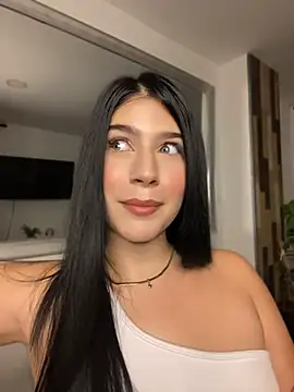 Snapshot of _HannahFox_ chatting on August 6, 2026, 2:02 am HannahFox online show from August 6, 2026, 2:02 am