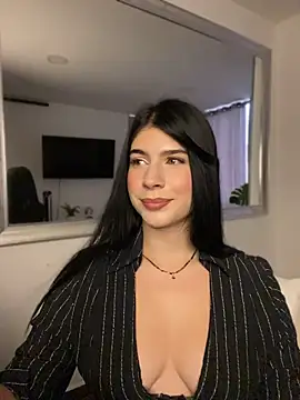 Snapshot of _HannahFox_ chatting on August 8, 2026, 10:45 pm HannahFox online show from August 8, 2026, 10:45 pm