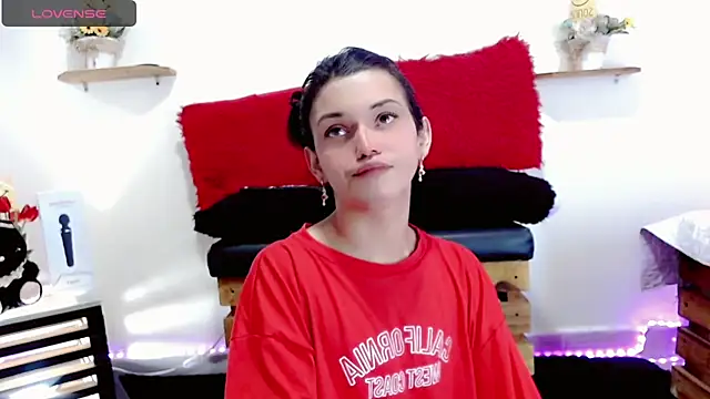 Snapshot of NathalialLooes chatting on February 15, 2026, 8:49 pm NathalialLooes online show from February 15, 2026, 8:49 pm