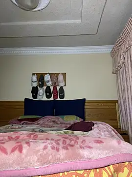 Snapshot of -HIIM- chatting on July 5, 2026, 6:59 pm -HIIM- online show from July 5, 2026, 6:59 pm