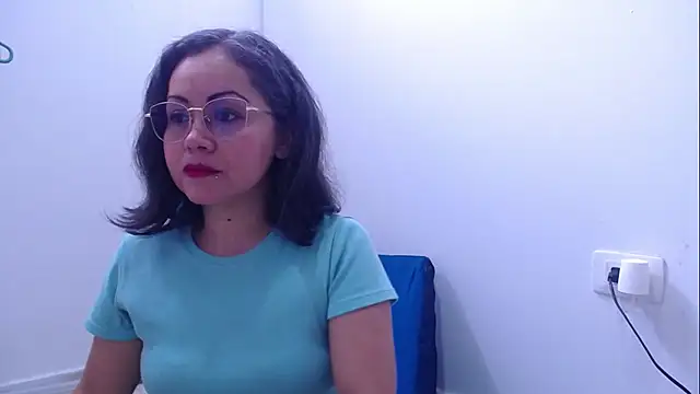 Snapshot of playfullpaulina chatting on February 4, 2026, 8:47 pm playfullpaulina online show from February 4, 2026, 8:47 pm