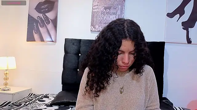 Snapshot of Zoe-yanin chatting on February 17, 2026, 7:20 pm Zoe-yanin online show from February 17, 2026, 7:20 pm