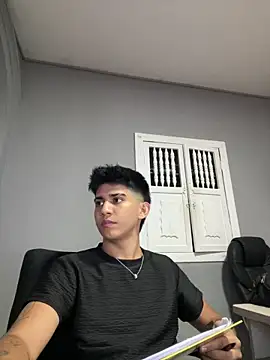 Snapshot of Thiago_Olsen chatting on February 1, 2026, 7:07 am Thiago Olsen online show from February 1, 2026, 7:07 am