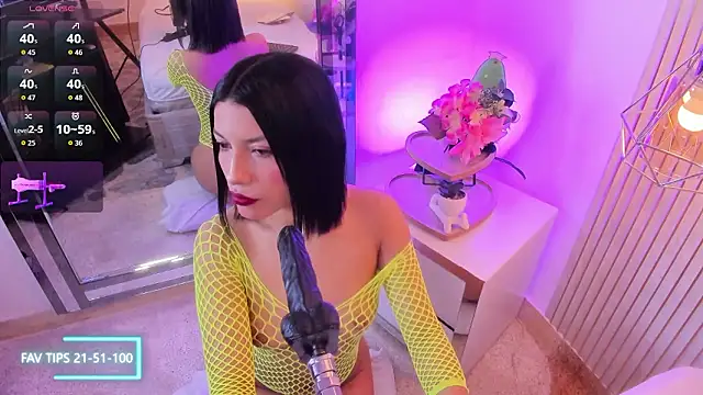 IsabellaMendez  online show from March 25, 2026, 2:01 pm