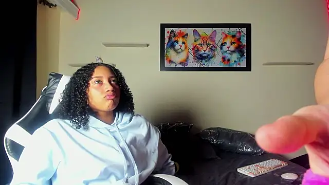 Snapshot of meredit_cris23 chatting on February 7, 2026, 5:55 am meredit cris23 online show from February 7, 2026, 5:55 am