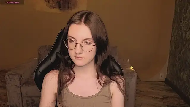 Snapshot of VixenLight chatting on February 5, 2026, 9:47 am VixenLight online show from February 5, 2026, 9:47 am