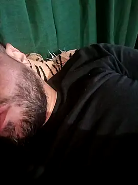 Snapshot of barbon30 chatting on April 1, 2026, 4:04 pm barbon30 online show from April 1, 2026, 4:04 pm