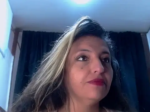 Snapshot of KENDRA-HONEY chatting on February 17, 2026, 1:07 pm KENDRA-HONEY online show from February 17, 2026, 1:07 pm