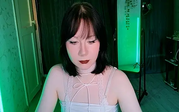 Snapshot of marty_bree chatting on February 18, 2026, 2:02 pm marty bree online show from February 18, 2026, 2:02 pm