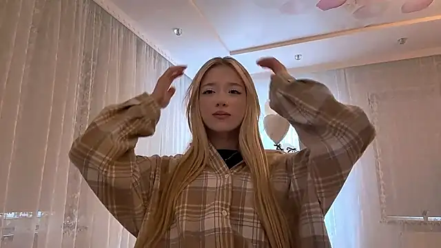 IvyArmbrister online show from February 11, 2026, 3:06 pm