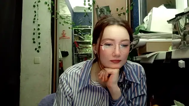 PhoebePalmer online show from March 28, 2026, 7:57 pm