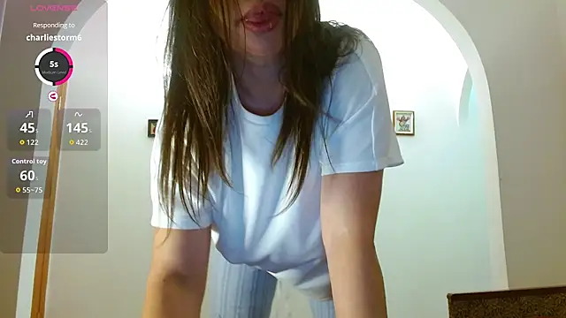 Snapshot of goldengenesdoll chatting on July 29, 2026, 6:28 pm goldengenesdoll online show from July 29, 2026, 6:28 pm