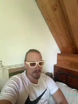 Snapshot of Faszos444444 chatting on August 2, 2026, 11:52 am Faszos444444 online show from August 2, 2026, 11:52 am