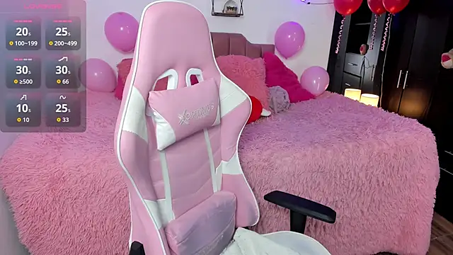 SiennaBloom online show from February 12, 2026, 10:43 am